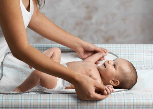 dicas de shantala para aliviar cólicas do bebê e acalmá-los